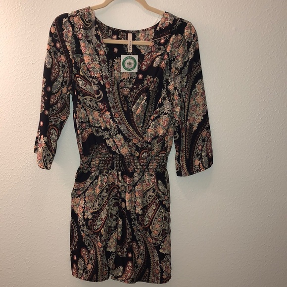 💄Black Paisley Print Romper - Picture 4 of 6